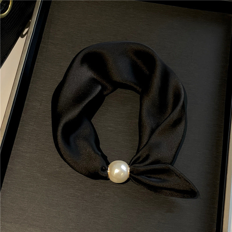 ✨ Effortless Glamour: Pop-On Pearl Necklace Scarf 🧣